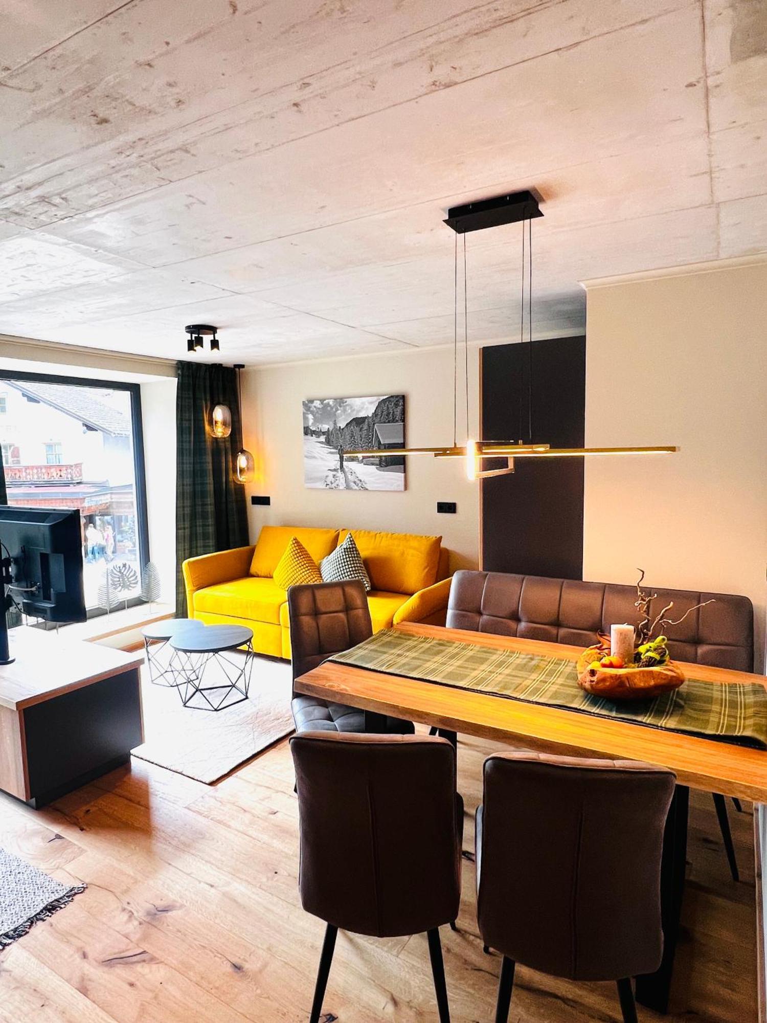 Hoisler'S Appartements Ehrwald Exteriör bild